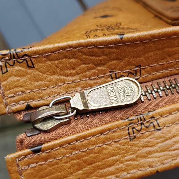 💥💥SOLD💥💥MCM TOTE BAG - Picture 5 of 16